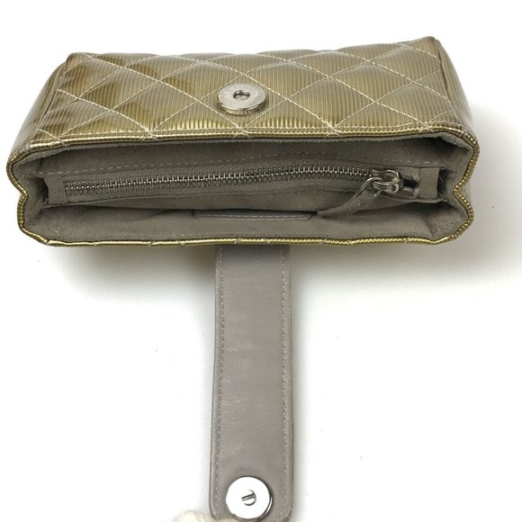 CHANEL Matelasse Golden Patent Leather Pouch - Picture 6 of 12